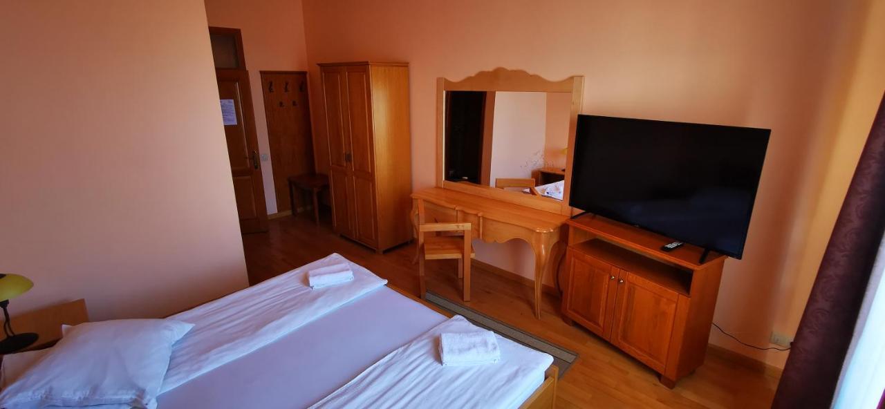 Rakoczi Center Bed and Breakfast Odorheiu Secuiesc Exteriör bild