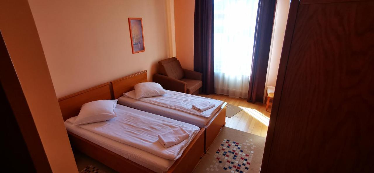 Rakoczi Center Bed and Breakfast Odorheiu Secuiesc Exteriör bild