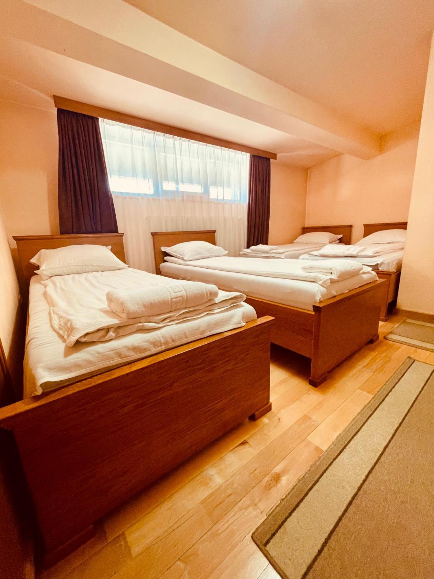 Rakoczi Center Bed and Breakfast Odorheiu Secuiesc Exteriör bild